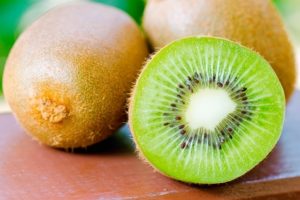 Kiwi: Beneficios para la salud y cómo consumirlo (incluye recetas light)